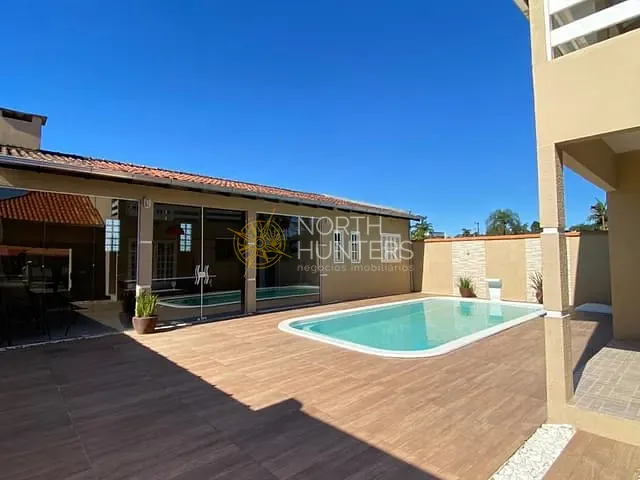 Casa com 360m² 2 quartos e 3 banheiros, à venda, no bairro Vila Nova em Joinville