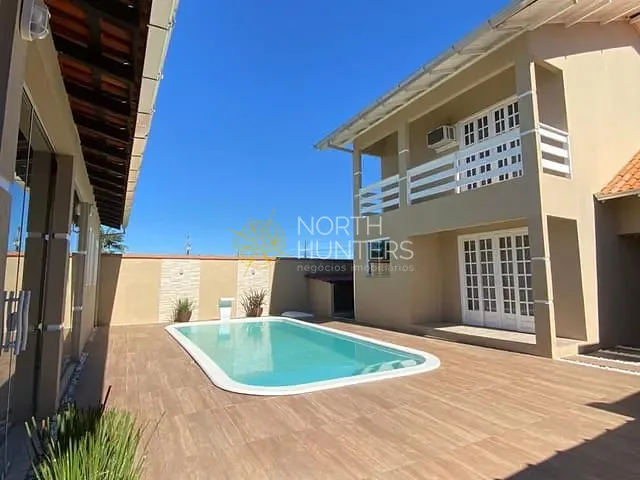 Casa com 360m² 2 quartos e 3 banheiros, à venda, no bairro Vila Nova em Joinville