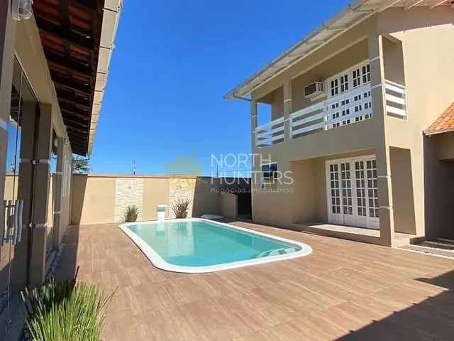 Casa com 360m² 2 quartos e 3 banheiros, à venda, no bairro Vila Nova em Joinville