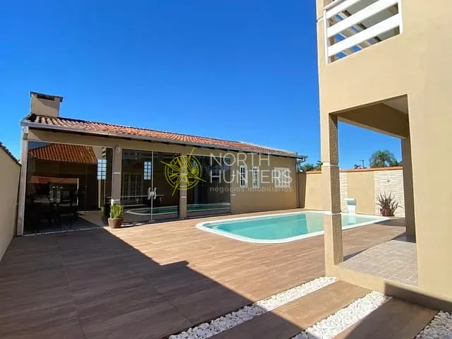 Casa com 360m² 2 quartos e 3 banheiros, à venda, no bairro Vila Nova em Joinville