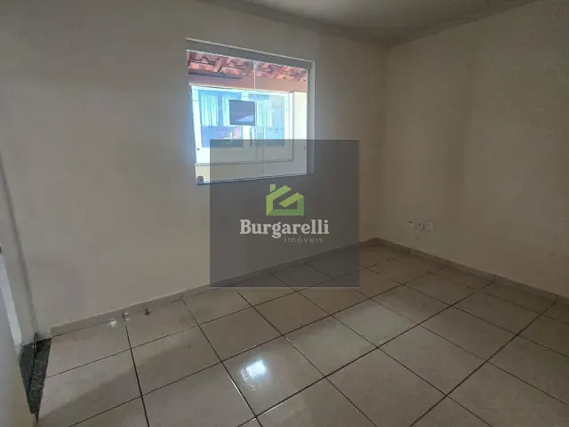 Casa 2 quartos e 2 banheiros, para alugar, no bairro Retiro em Lavras