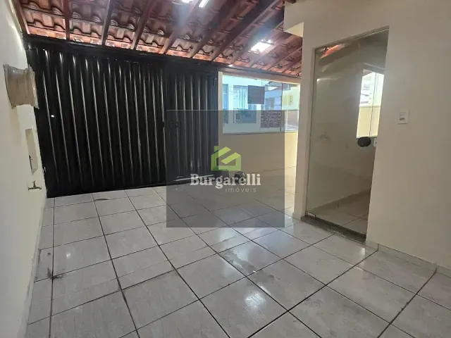 Casa 2 quartos e 2 banheiros, para alugar, no bairro Retiro em Lavras