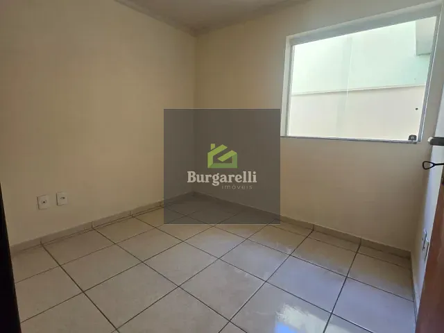 Casa 2 quartos e 2 banheiros, para alugar, no bairro Retiro em Lavras