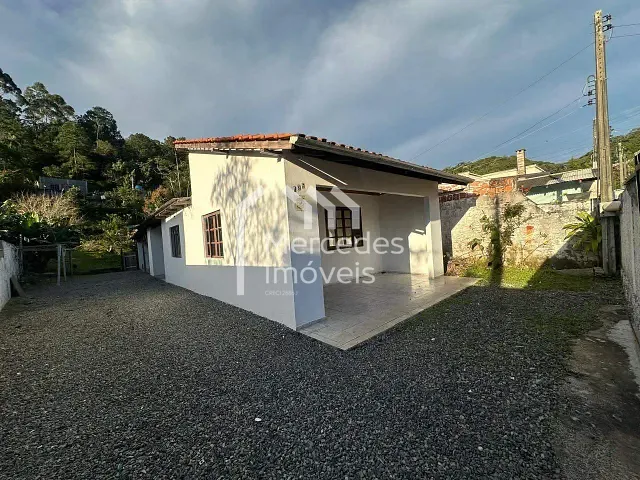 Casa 2 quartos e 2 banheiros, à venda, no bairro Fazendinha em Itajaí