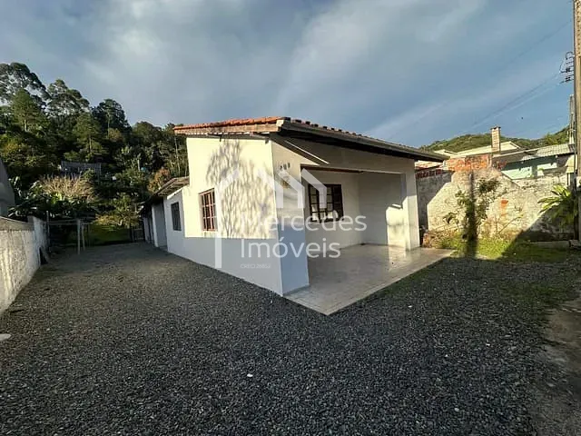 Casa 2 quartos e 2 banheiros, à venda, no bairro Fazendinha em Itajaí
