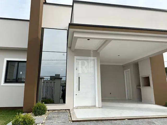 Casa com 252m² 3 quartos e 3 banheiros, à venda, no bairro Areias em Tijucas