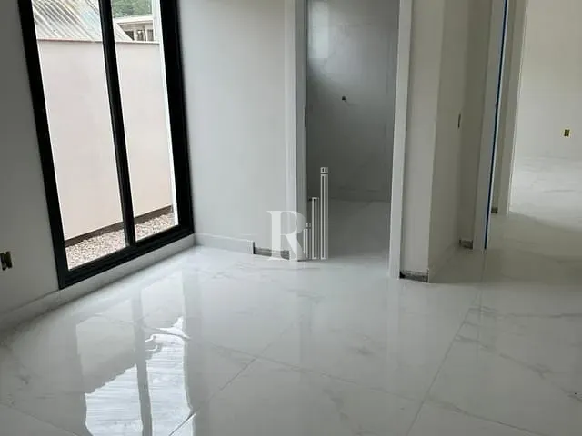 Casa com 252m² 3 quartos e 3 banheiros, à venda, no bairro Areias em Tijucas