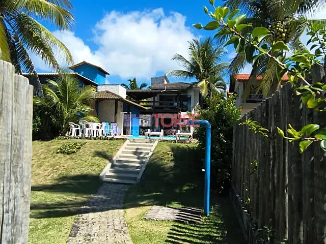 Casa com 379m² 3 quartos e 2 banheiros, à venda, no bairro Olivença em Ilhéus