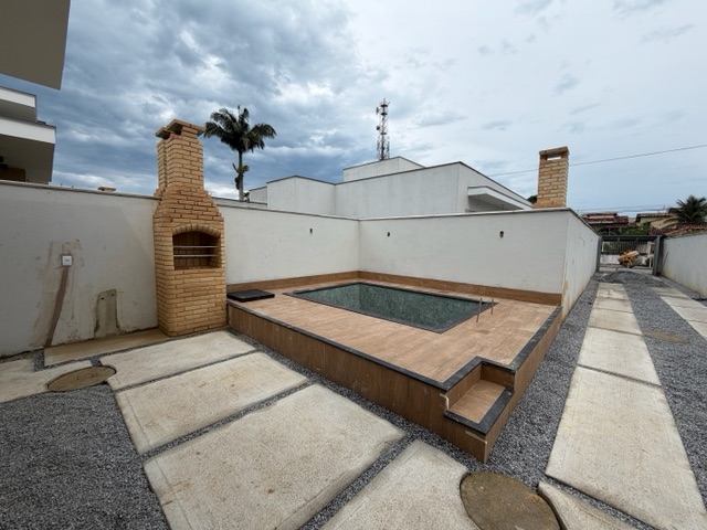 Casa com 150m² 3 quartos e 2 banheiros, à venda, no bairro Cidade Praiana em Rio das Ostras
