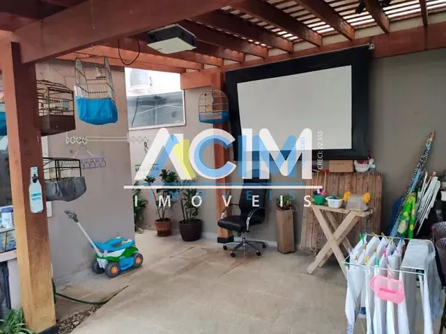 Casa com 200m², à venda, no bairro Vargeão em Jaguariúna