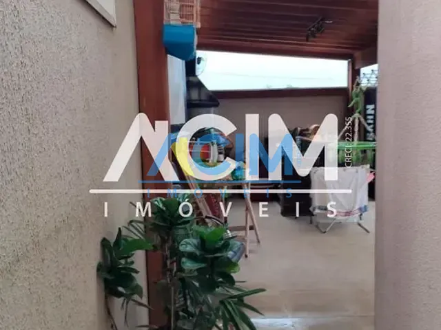 Casa com 200m², à venda, no bairro Vargeão em Jaguariúna