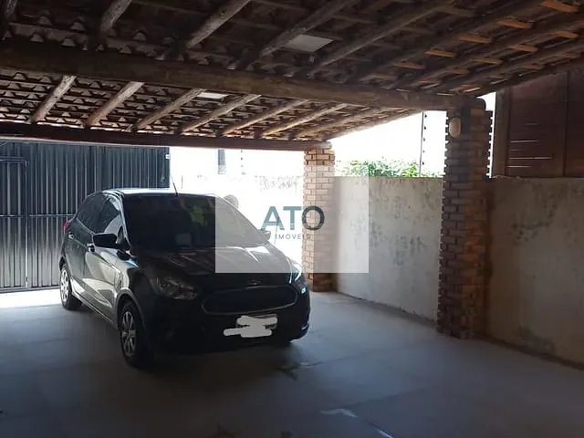 Casa 2 quartos e 2 banheiros, à venda, no bairro centro em Tijucas