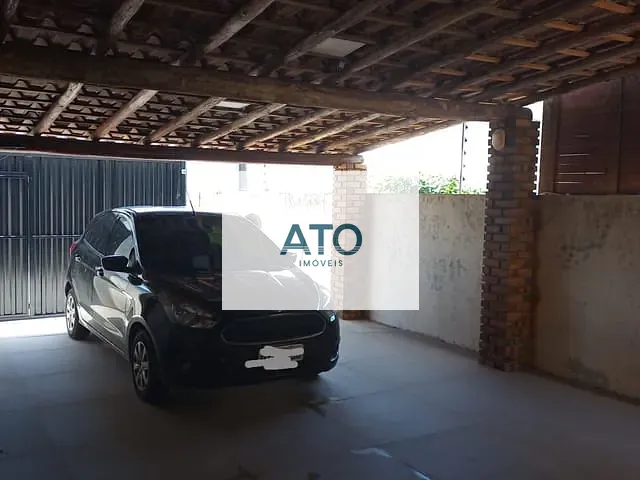 Casa 2 quartos e 2 banheiros, à venda, no bairro centro em Tijucas