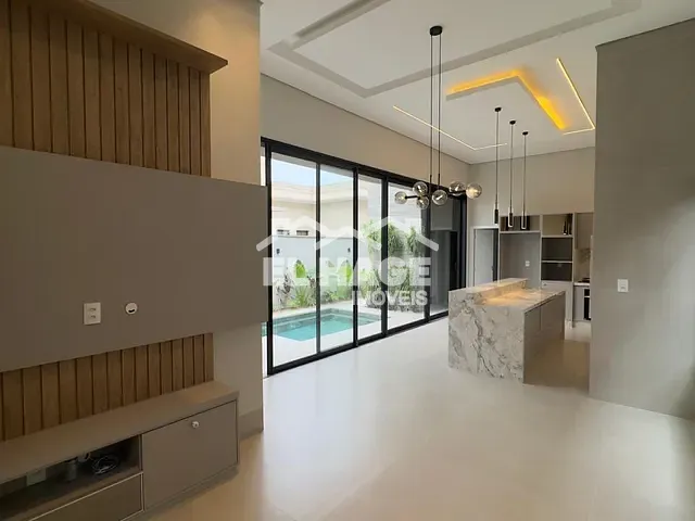 Casa com 300m² 3 quartos e 5 banheiros, à venda, no bairro Jardim Itália em Cuiabá