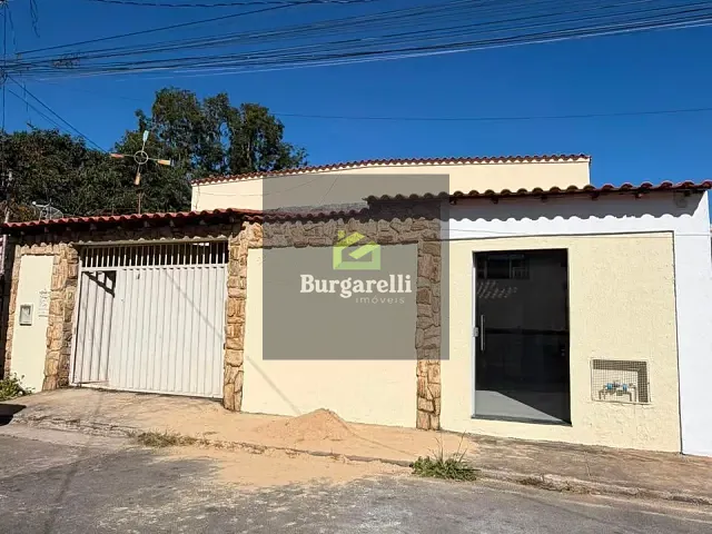 Casa 3 quartos e 2 banheiros, para alugar, no bairro Jardim São Paulo em Lavras