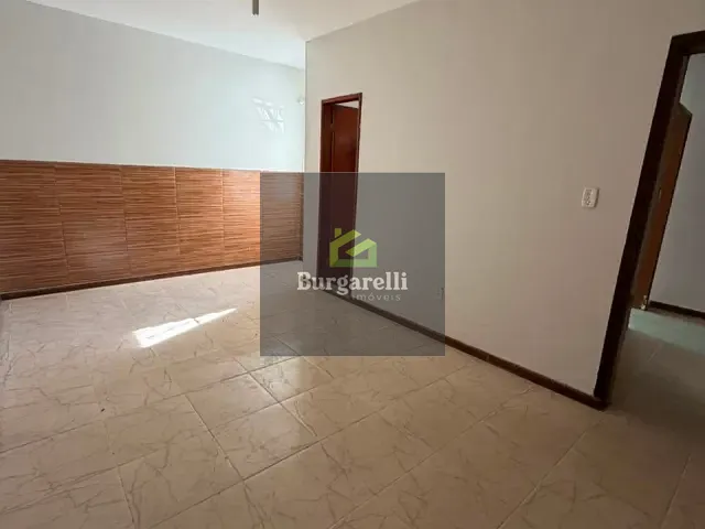 Casa 3 quartos e 2 banheiros, para alugar, no bairro Jardim São Paulo em Lavras