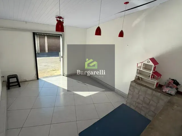 Casa 3 quartos e 2 banheiros, para alugar, no bairro Jardim São Paulo em Lavras