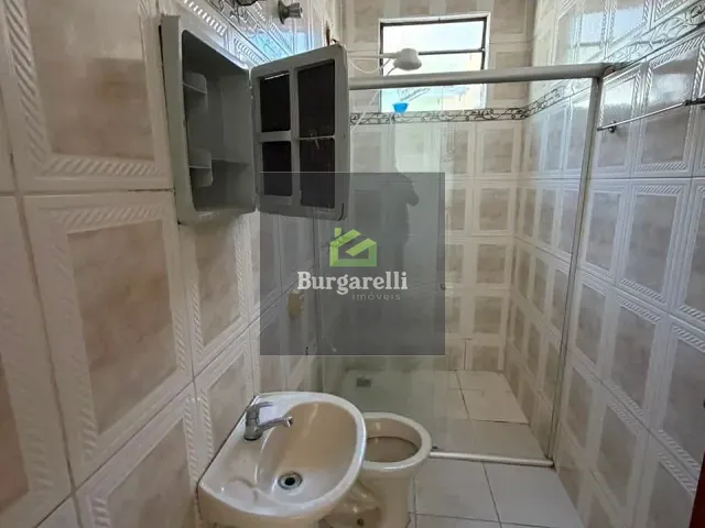 Casa 3 quartos e 2 banheiros, para alugar, no bairro Jardim São Paulo em Lavras