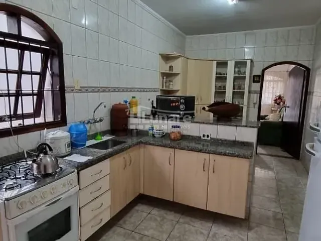 Casa com 181m² 3 quartos e 3 banheiros, à venda, no bairro Cézar de Souza em Mogi das Cruzes