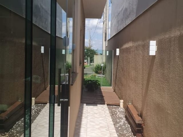 Casa com 252m² 3 quartos e 2 banheiros, à venda, no bairro Morada das Flores em Cambé