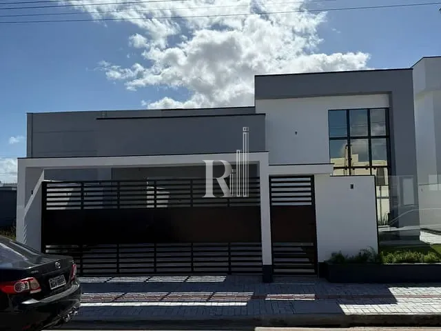 Casa com 252m² 3 quartos e 2 banheiros, à venda, no bairro Joáia em Tijucas