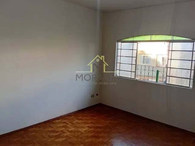 Casa com 149m² 2 quartos e 1 banheiro, à venda, no bairro Centro em Guaxupé