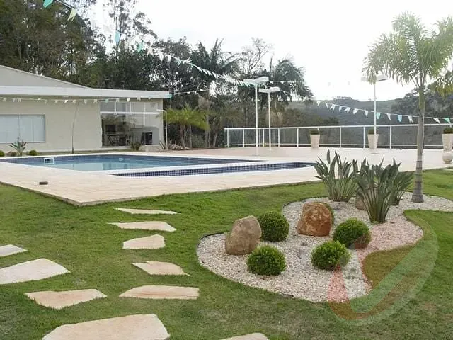 Casa com 1980m² 4 quartos e 4 banheiros, à venda, no bairro Alpes de Atibaia em Atibaia
