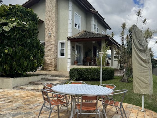 Casa com 1207m² 4 quartos e 2 banheiros, à venda, no bairro Salto em Extrema