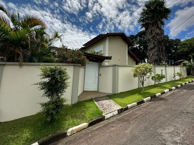 Casa com 1207m² 4 quartos e 2 banheiros, à venda, no bairro Salto em Extrema