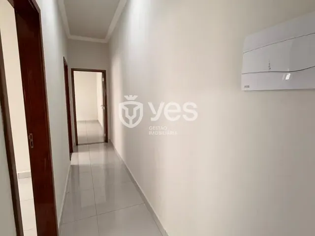 Casa 3 quartos e 2 banheiros, à venda, no bairro Parque das Mangabeiras em Araxá