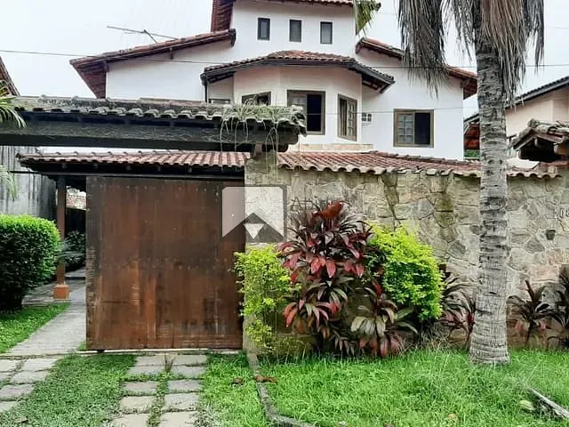 Casa com 450m² 5 quartos e 3 banheiros, à venda, no bairro Camboinhas em Niterói
