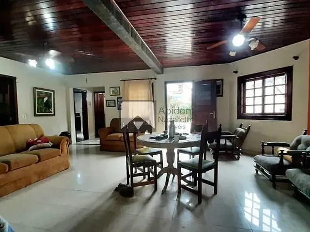 Casa com 450m² 5 quartos e 3 banheiros, à venda, no bairro Camboinhas em Niterói