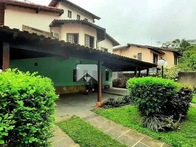 Casa com 450m² 5 quartos e 3 banheiros, à venda, no bairro Camboinhas em Niterói