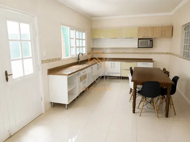 Casa 3 quartos e 3 banheiros, à venda, no bairro Areal em Pelotas
