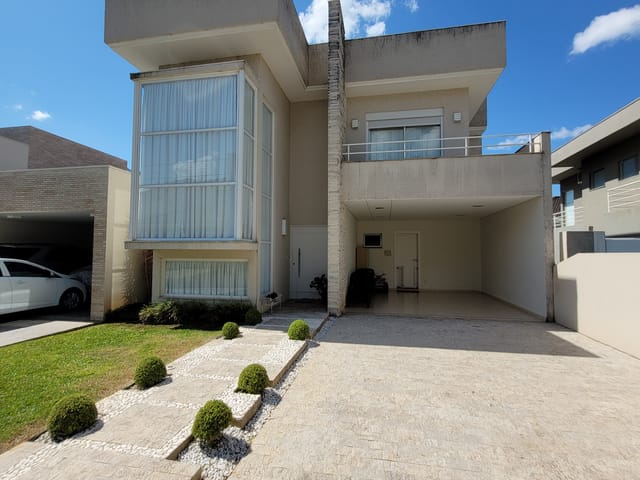 Casa com 301m² 3 quartos e 3 banheiros, à venda, no bairro Oficinas em Ponta Grossa