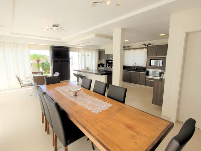 Casa com 301m² 3 quartos e 3 banheiros, à venda, no bairro Oficinas em Ponta Grossa