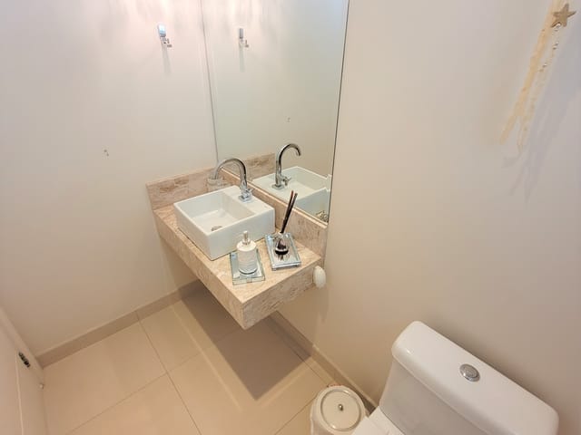 Casa com 301m² 3 quartos e 3 banheiros, à venda, no bairro Oficinas em Ponta Grossa
