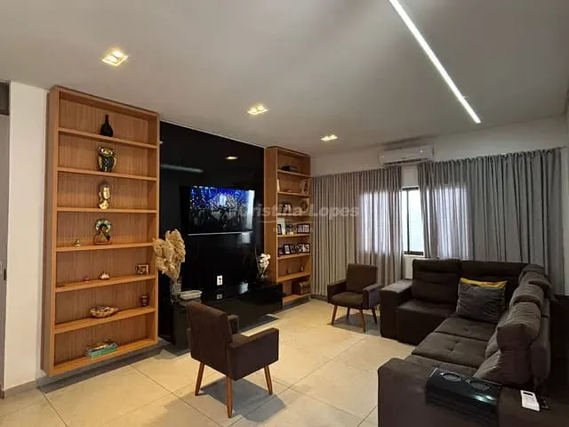 Casa com 750m² 4 quartos e 5 banheiros, à venda, no bairro Novo Uruguai em Teresina