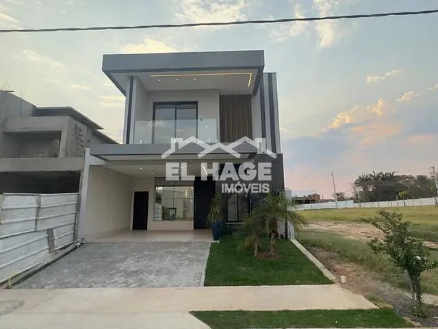 Casa com 208m² 4 quartos e 5 banheiros, à venda, no bairro São Sebastião em Cuiabá
