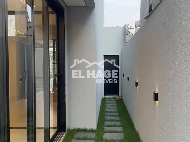 Casa com 208m² 4 quartos e 5 banheiros, à venda, no bairro São Sebastião em Cuiabá