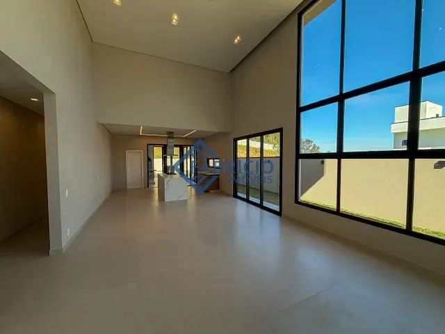 Casa com 600m² 4 quartos e 6 banheiros, à venda, no bairro Santa Cândida em Vinhedo