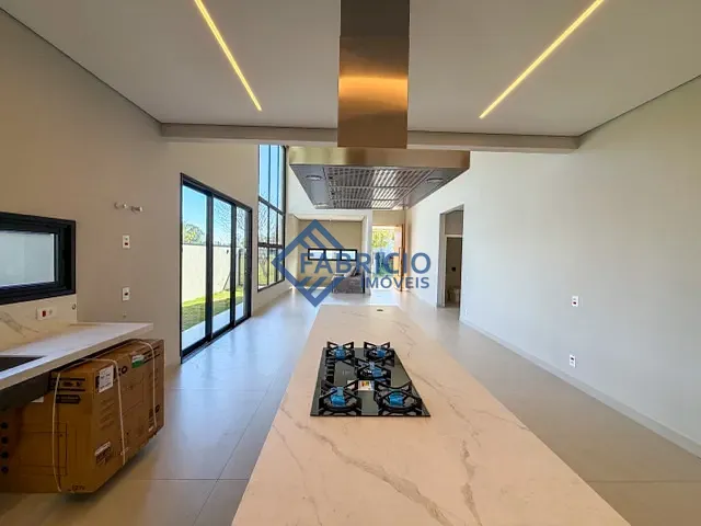 Casa com 600m² 4 quartos e 6 banheiros, à venda, no bairro Santa Cândida em Vinhedo