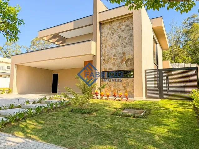 Casa com 600m² 4 quartos e 6 banheiros, à venda, no bairro Santa Cândida em Vinhedo