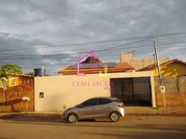 Casa com 300m² 3 quartos e 2 banheiros, à venda, no bairro Canelas em Várzea Grande