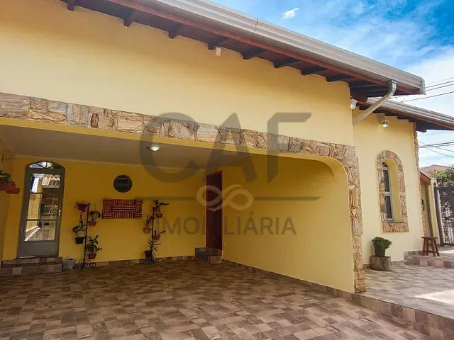 Casa com 320m² 4 quartos e 2 banheiros, à venda, no bairro Cruzeiro do Sul em Jaguariúna
