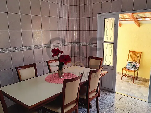 Casa com 320m² 4 quartos e 2 banheiros, à venda, no bairro Cruzeiro do Sul em Jaguariúna
