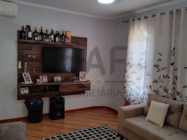Casa com 320m² 4 quartos e 2 banheiros, à venda, no bairro Cruzeiro do Sul em Jaguariúna