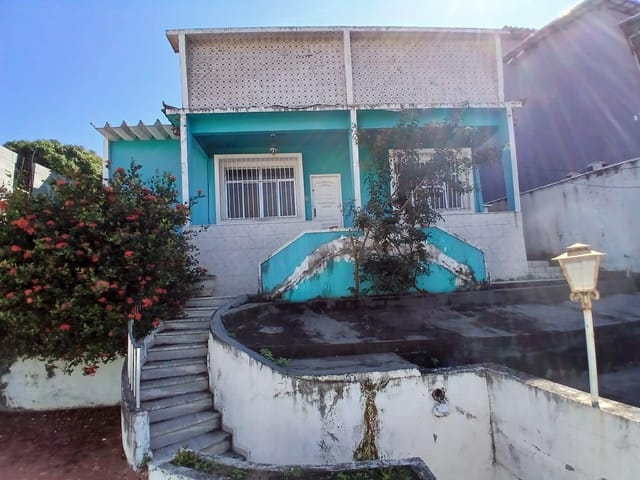 Casa com 600m² 3 quartos e 2 banheiros, à venda, no bairro Vila Valqueire em Rio de Janeiro