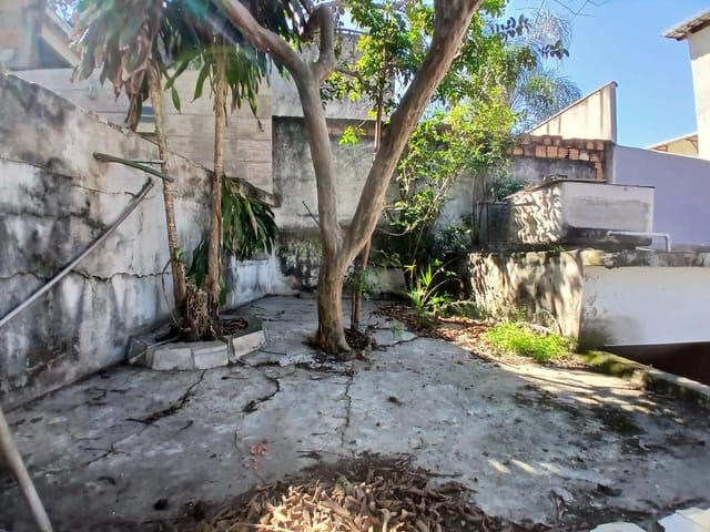 Casa com 600m² 3 quartos e 2 banheiros, à venda, no bairro Vila Valqueire em Rio de Janeiro