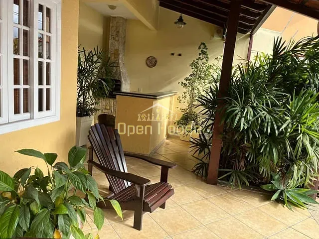 Casa com 360m² 4 quartos e 4 banheiros, à venda, no bairro Jardim Amália 1 em Volta Redonda